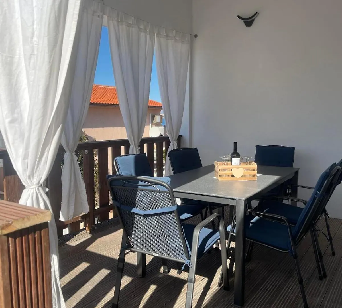 Sinisa Apartman ヴィル アパート