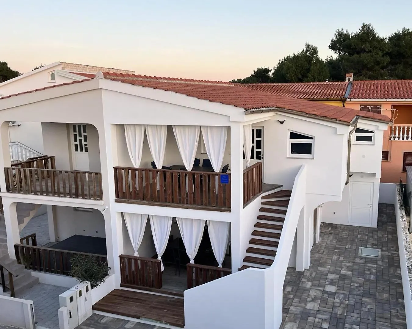 Sinisa Apartman Vir